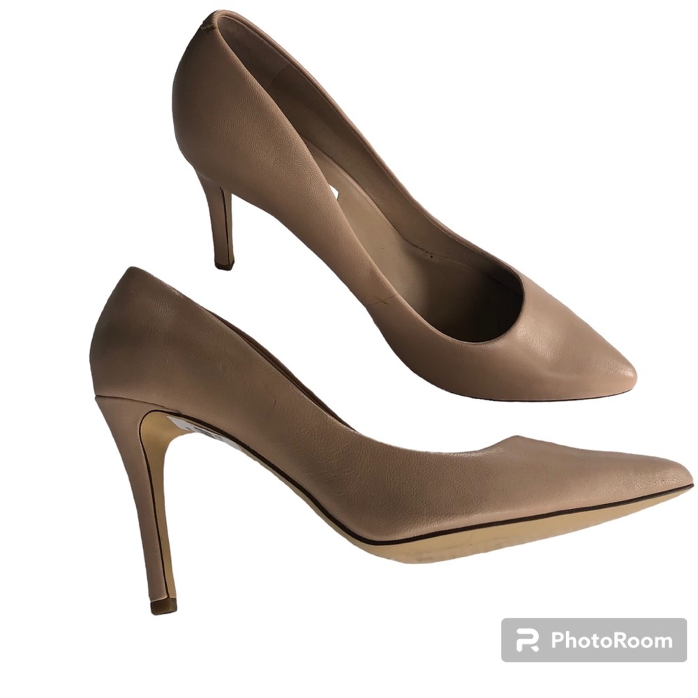 Saks 5th Ave heels. Like new, neutral color. Heel 4”